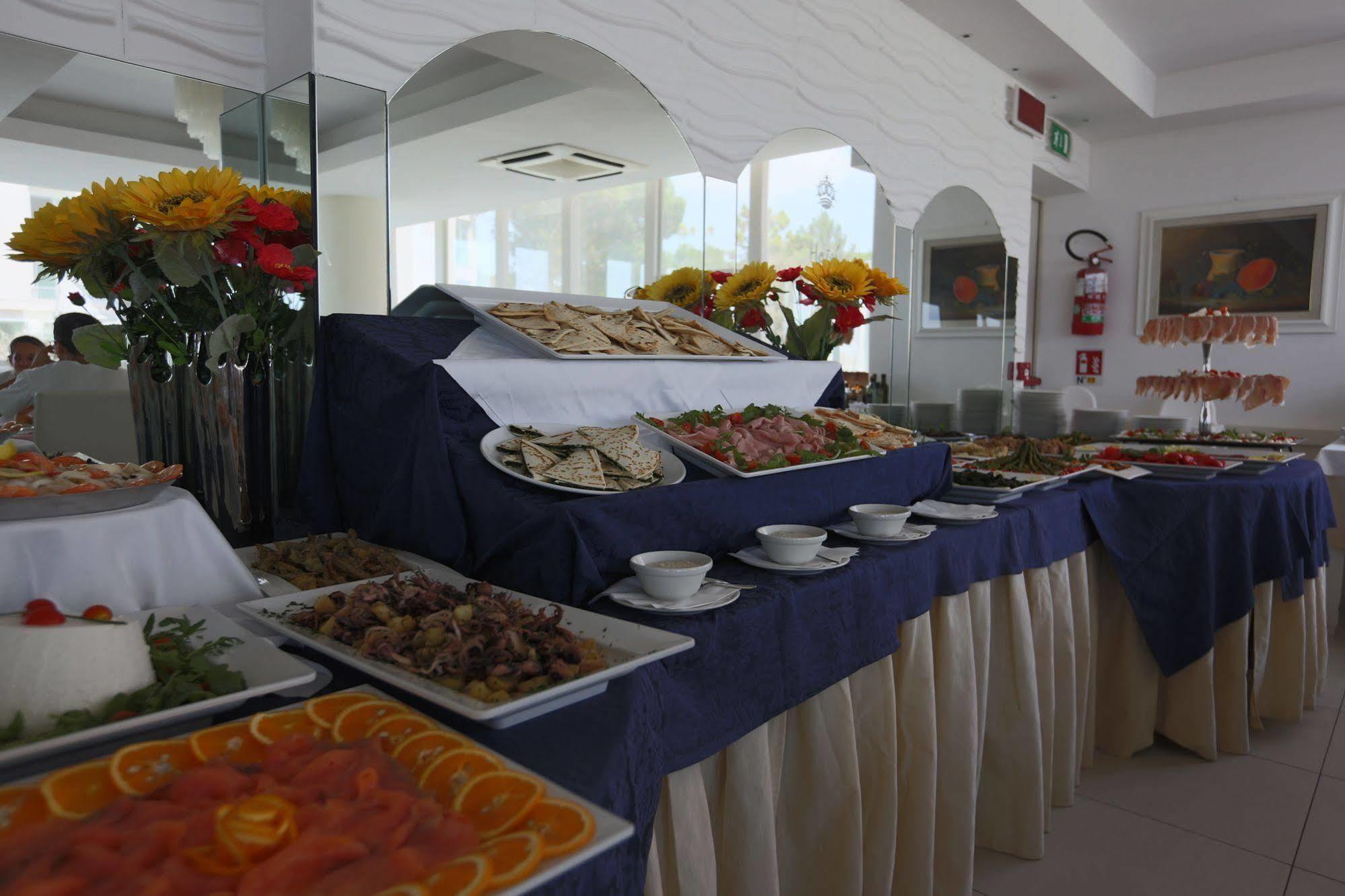 Hotel King - Azzurro Club Milano Marittima Kültér fotó