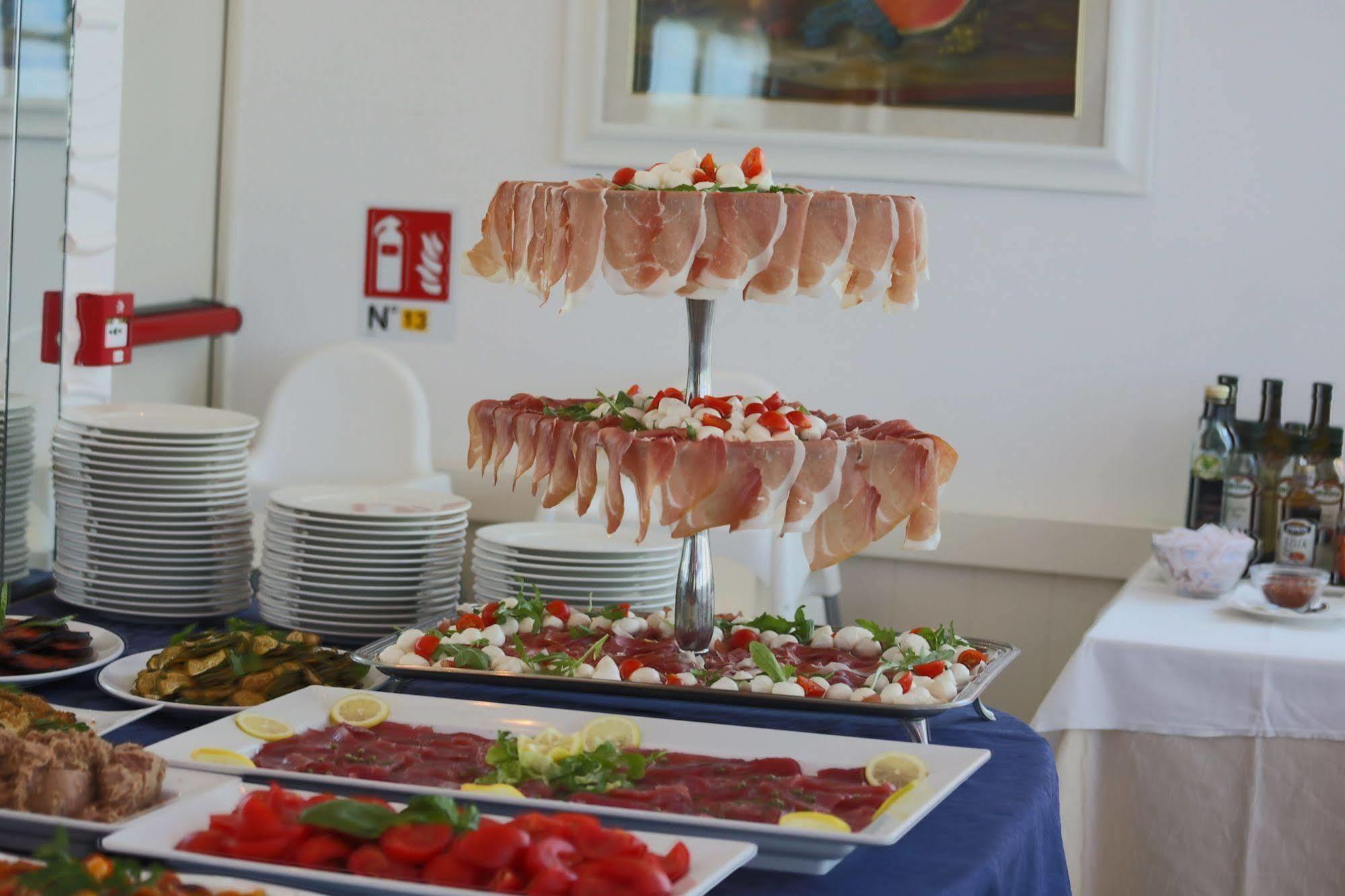 Hotel King - Azzurro Club Milano Marittima Kültér fotó